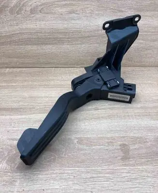 Ford Mondeo Mk III Accelerator throttle pedal 2S719F836DA USED