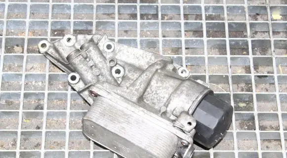 Mercedes-Benz CLK A209 C209 Oil filter mounting bracket A2721800210
