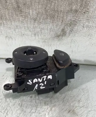 Hyundai Santa Fe Wing mirror switch 371480