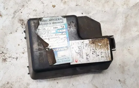 Toyota Avensis Verso Fuse box cover