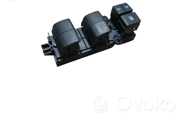 Toyota Yaris Cross Electric window control switch 8404002560 7070T4D TM0256