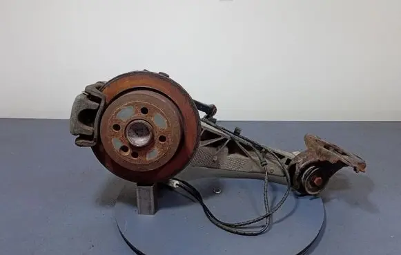 Mini One - Cooper Clubman R55 Front wheel hub spindle knuckle 6765378