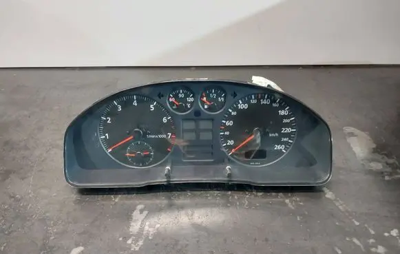 Audi A4 S4 B5 8D Speedometer (instrument cluster) 8D0919033C