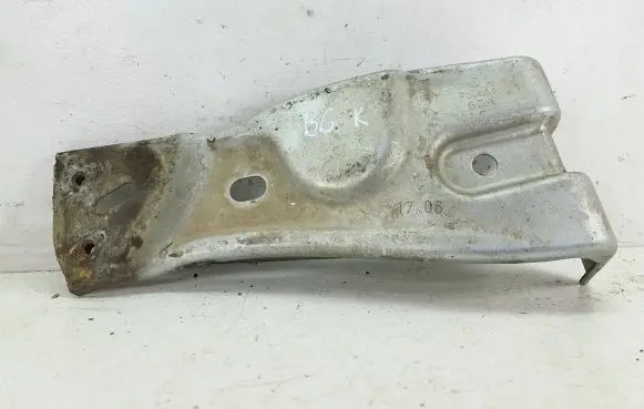 Volkswagen PASSAT B6 Fender mounting bracket 3C0821141