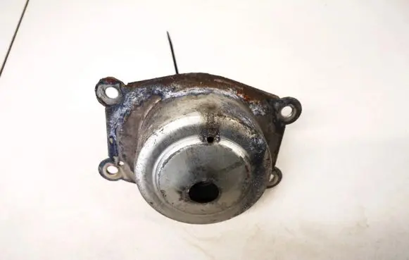 Opel Astra G Engine mount bracket 90538543
