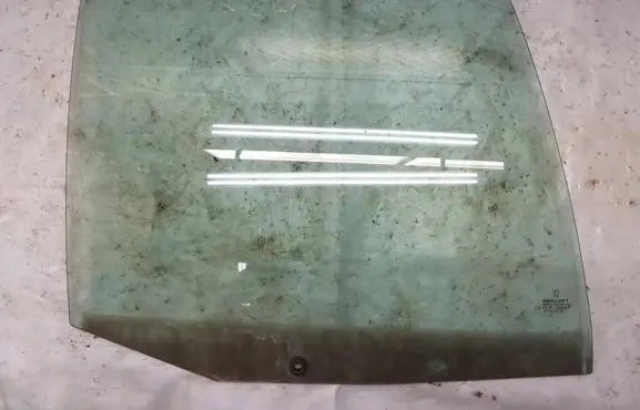 Peugeot 405 Rear door window glass