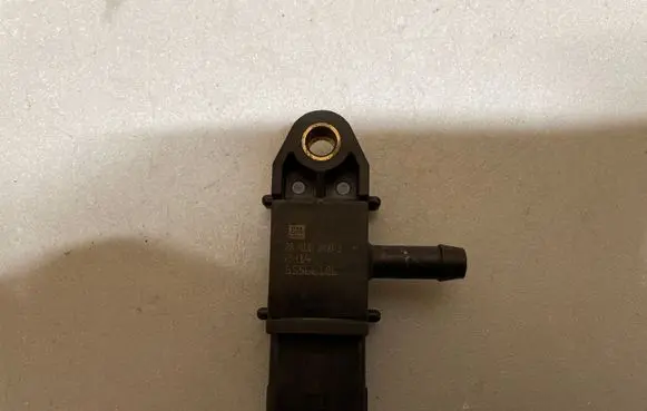 Opel Astra J Crankshaft speed sensor 55566186