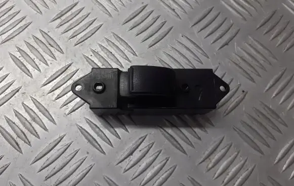 Mitsubishi Lancer Electric window control switch 8608-A101