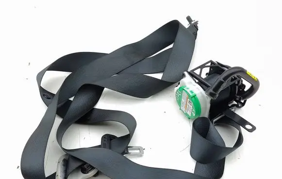 Suzuki Vitara (LY) Front seatbelt 1106361