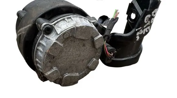 Volkswagen PASSAT B8 Electric auxiliary coolant/water pump 04L965567B 0392024011 20180327