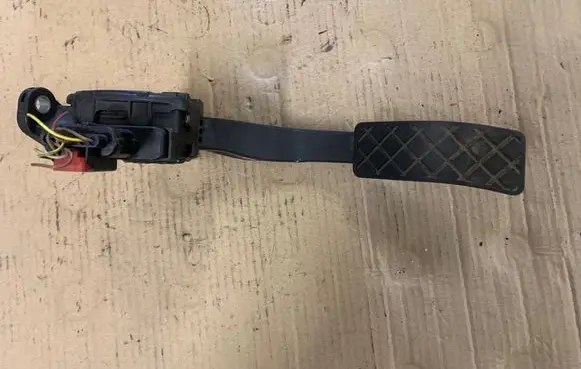 Audi A4 S4 B8 8K Accelerator throttle pedal 74839300
