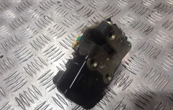 Chrysler PT Cruiser Front door lock