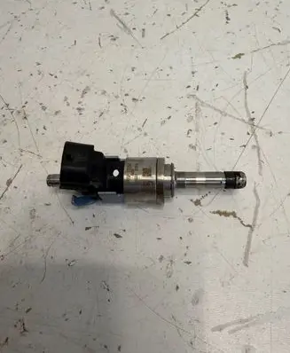 Mazda 2 Fuel injector