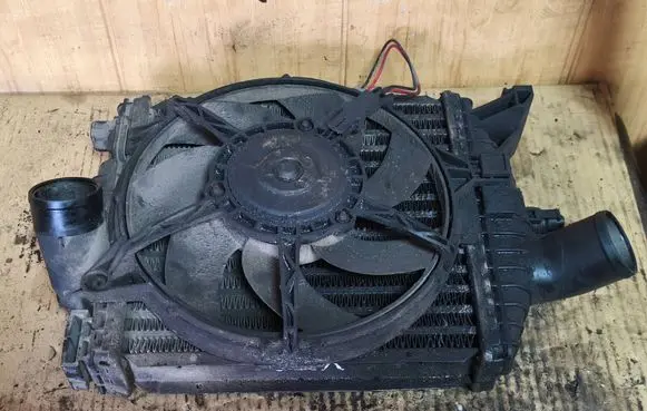 Mercedes-Benz Vito Viano W638 Intercooler radiator PA66GF30