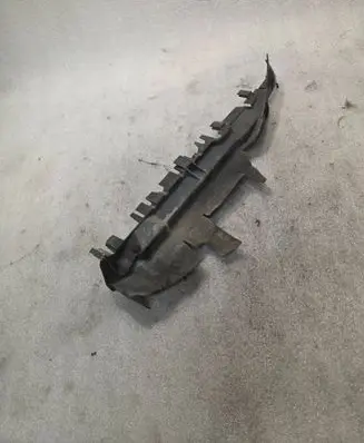 Audi A8 S8 D2 4D Intercooler air guide/duct channel 4D0121284A