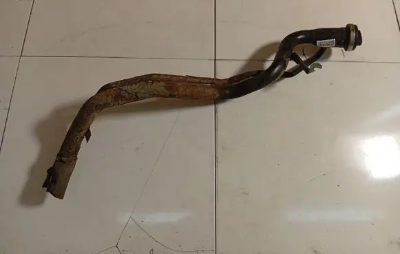 Mercedes-Benz A W169 Fuel tank filler neck pipe 