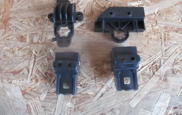 Headlight/headlamp mounting bracket