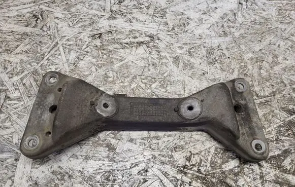BMW 4 F32 F33 Gearbox mounting bracket 6796605