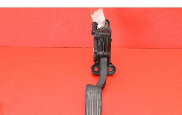 KIA Sportage Accelerator throttle pedal