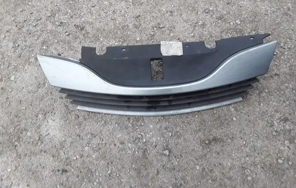 Renault Laguna II Front bumper upper radiator grill 8200012581
