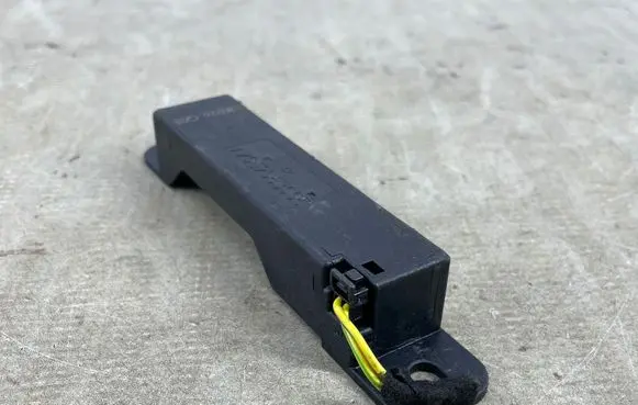 Mercedes-Benz C W205 Keyless system antenna 33505201