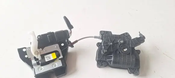 KIA Pro Cee'd III Loading door lock 2325966PKE