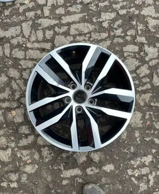 Volkswagen Golf VII R17 alloy rim 5G0601025BT