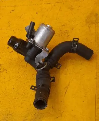 Mercedes-Benz C W204 Water pump A6512000031