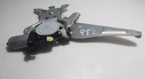 Suzuki SX4 Rear window lifting mechanism without motor