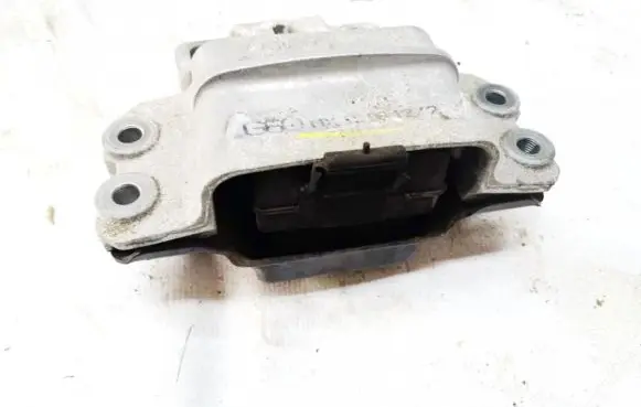 Volkswagen Jetta VI Engine mount bracket 1k0199555