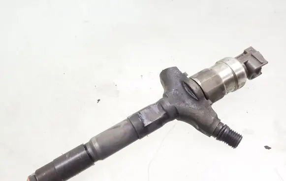 Fuel injector