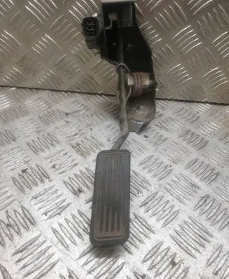 Toyota Avensis T250 Accelerator throttle pedal