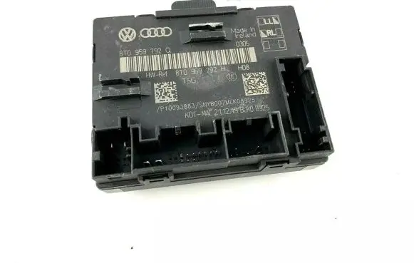 Volkswagen PASSAT B8 Door control unit/module 8T0959792Q