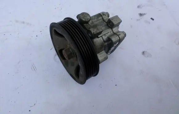 KIA Magentis Power steering pump 571002G230