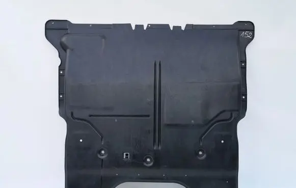 Volkswagen T-Roc Engine splash shield/under tray 2Q0825236G