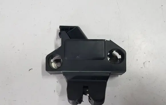 Toyota Avensis T270 Tailgate/trunk/boot lock/catch/latch 