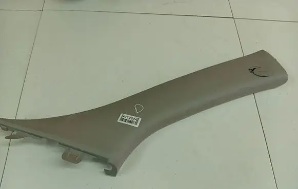 KIA Sportage (C) pillar trim 358203U100ED