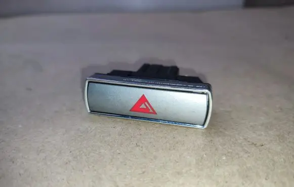 Ford Mondeo MK IV Hazard light switch 6M2T