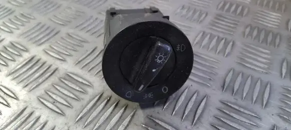 Volkswagen Golf IV Light switch 1C0941531