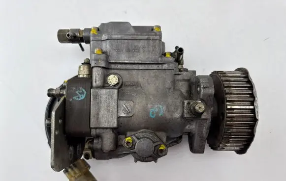 Land Rover Freelander 2 - LR2 Fuel injection high pressure pump 0460414992
