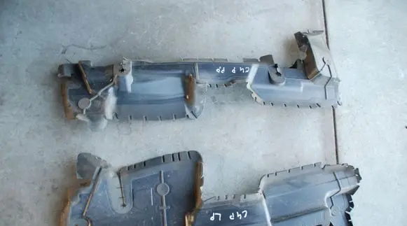 Citroen C4 II Picasso Intercooler air channel guide 