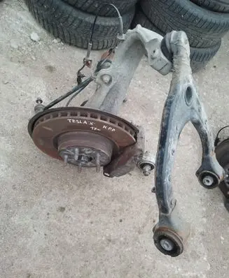 Tesla Model X Front wheel hub spindle knuckle