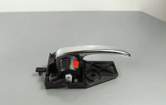 Suzuki SX4 S-Cross Rear door interior handle