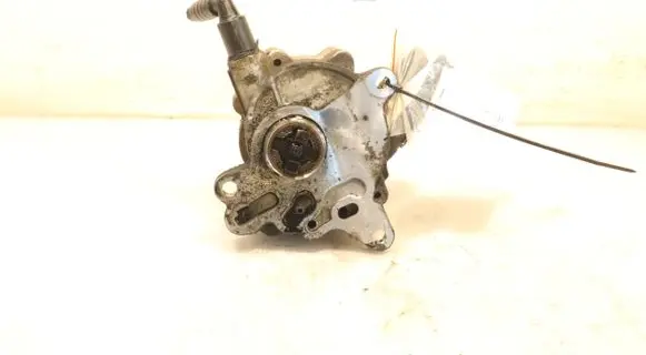 Volkswagen PASSAT B6 Vacuum pump