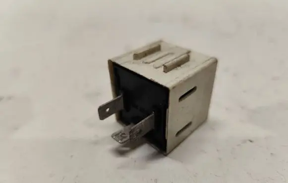 Ford Fiesta Other relay 95VG13150AA 72LF003 PA6GF30