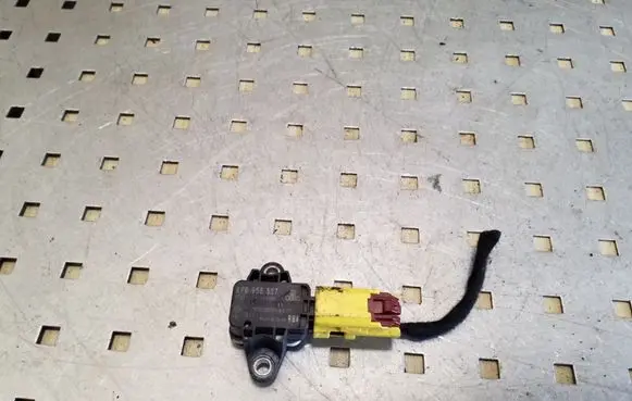 Audi A3 S3 8P Airbag deployment crash/impact sensor 8P0955557