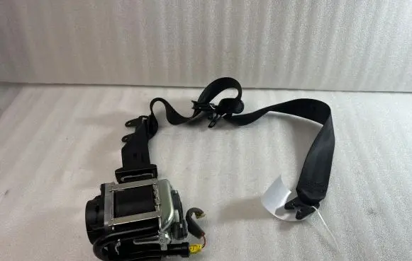 Volvo S60 Front seatbelt 39818843