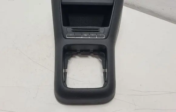 Volkswagen Tiguan Other center console (tunnel) element 5M1863487 5N1863476A