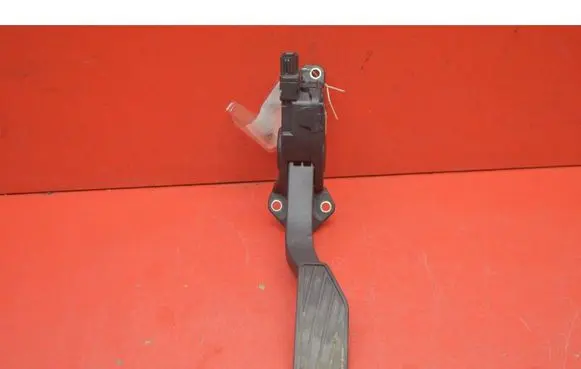 Suzuki Alto Accelerator throttle pedal 49400-68K40