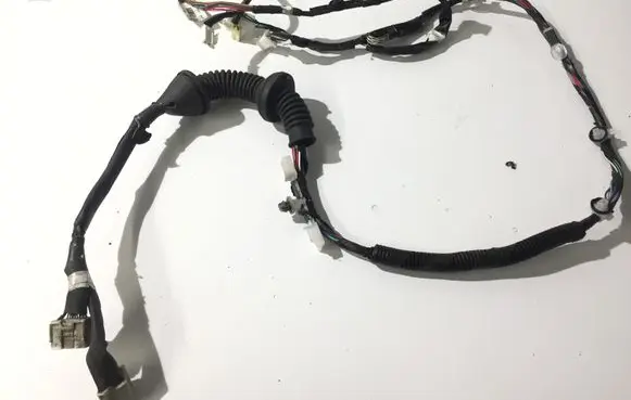 Toyota Avensis T270 Front door wiring loom 8215105680